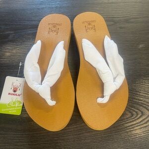 Kualu White and Tan Women's Sandals